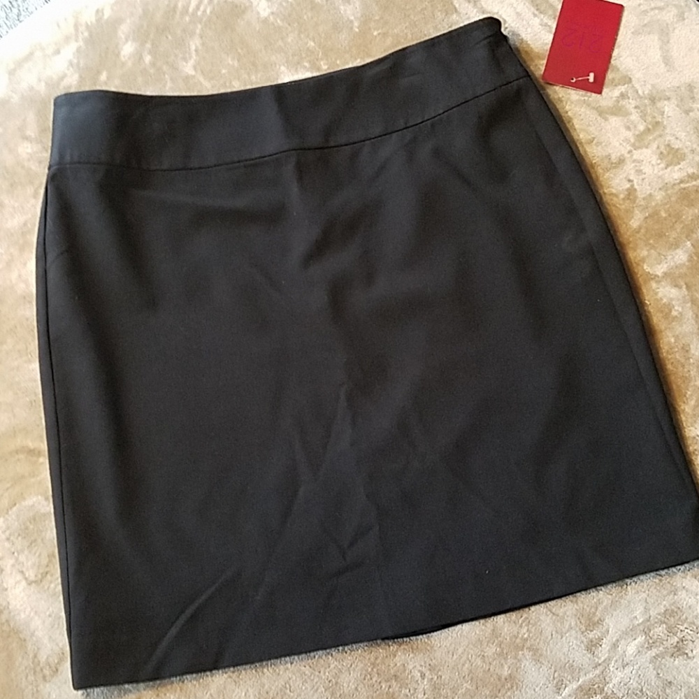 New 212 Collection Black Skirt Sz 18